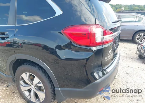 2021 Subaru Ascent Premium z USA, uszkodzony, nr VIN 4S4WMAFD0M3445093